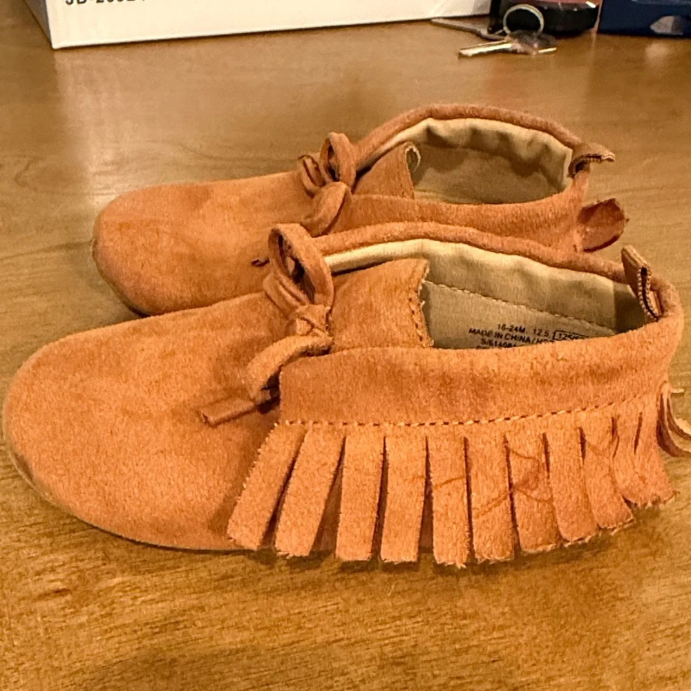 Old Navy Tan Suede Kids Moccasins with Fringe